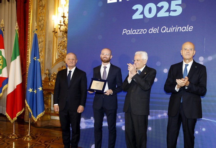 The "Eni Joule for Entrepreneurship" Prize goes to Eoliann Società benefit. Dr. Roberto Carnicelli accepts the award on stage