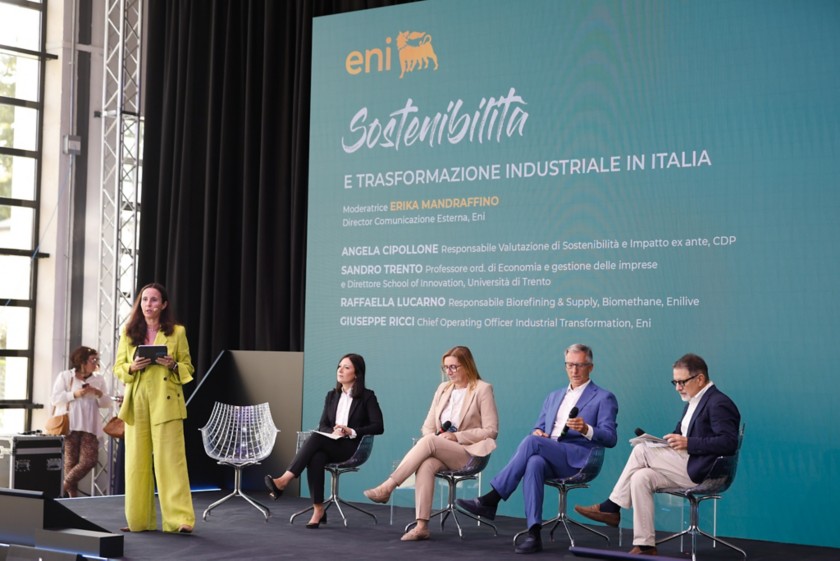 Angela Cipollone (Head of Sustainability and Ex-ante Impact Assessment at Cassa Depositi e Prestiti), Sandro Trento (Full Professor of Economics and Business Management and Director of the School of Innovation, University of Trento), Raffaella Lucarno (Head of Biorefining & Supply, Biomethane, Enilive) Giuseppe Ricci (Chief Operating Officer Industrial Transformation, Eni), Moderator Erika Mandraffino (Director of External Communications, Eni)