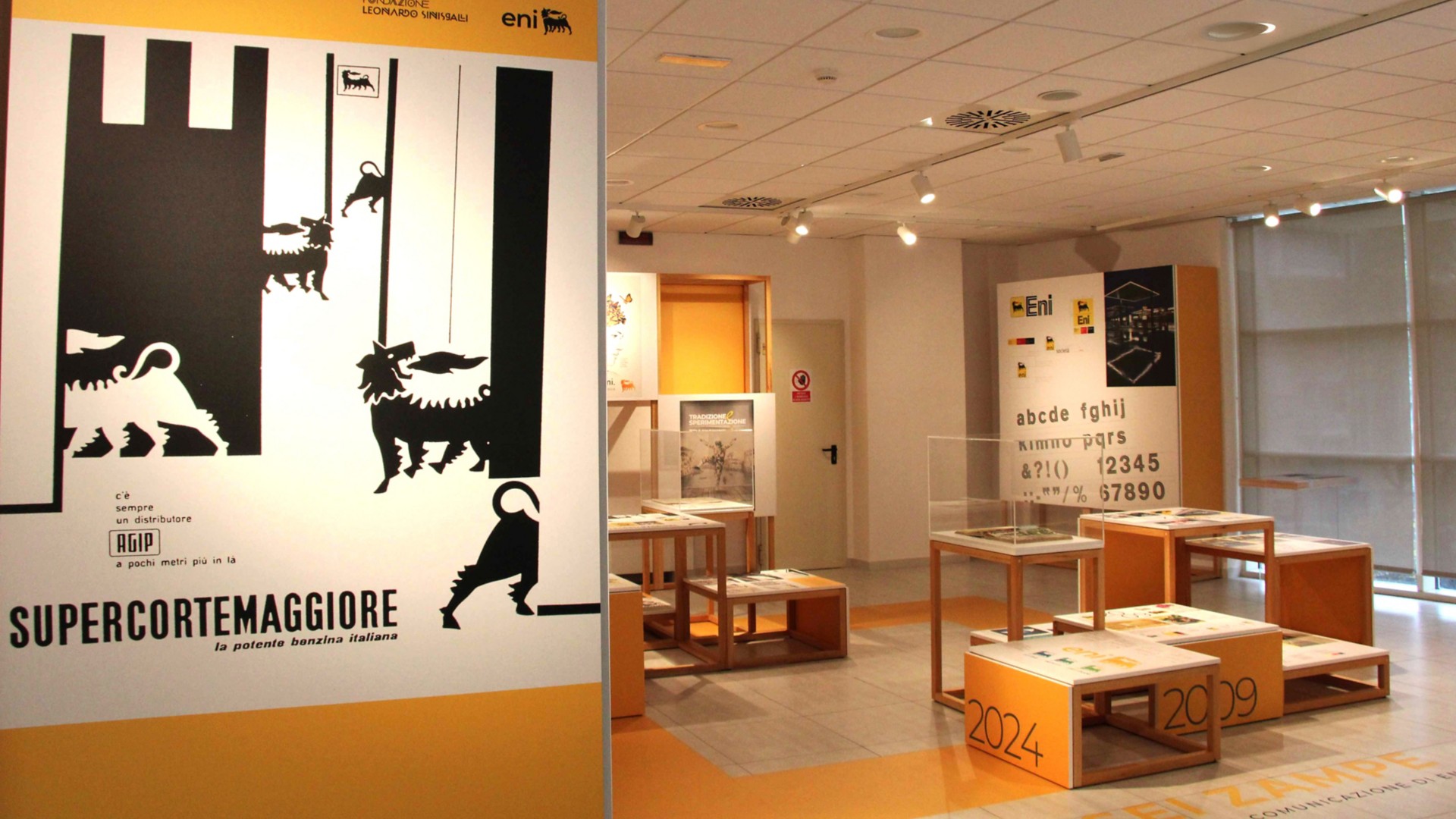 L'interno della mostra sul brand Eni presso la Biblioteca Nazionale di Potenza