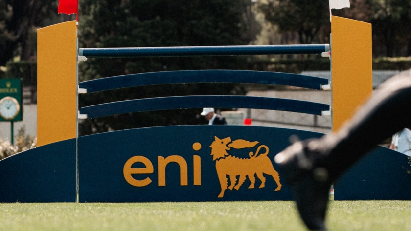 image of the Eni logo at the Piazza di Siena event
