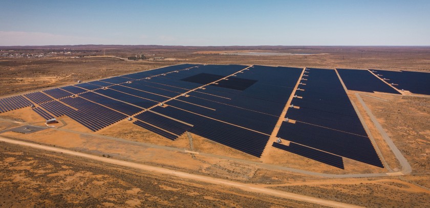 Visualizzazione dell’impianto fotovoltaico nel deserto australiano