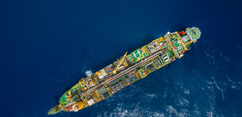 Vista aerea della nave FPSO Baleine in mare
