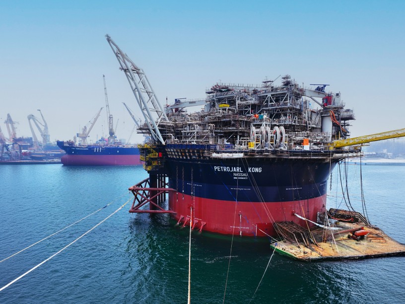 L'unità flottante di produzione, stoccaggio e scarico (FPSO) Petrojarl Kong utilizzata per la Fase 2 del progetto Baleine