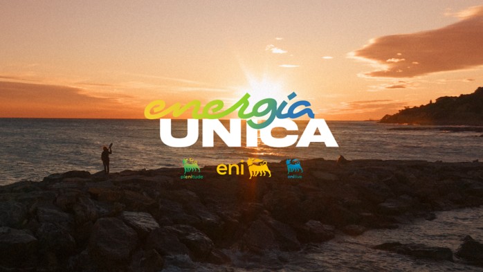 loghi Eni su foto di un tramonto sul mare