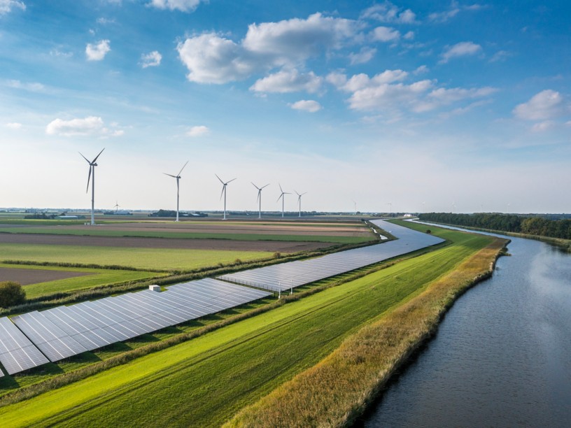 Photovoltaic and wind power plant