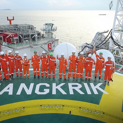 Full ship team on board