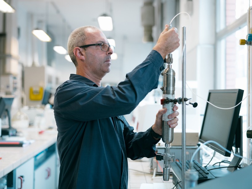 Chemist in the Livorno laboratory