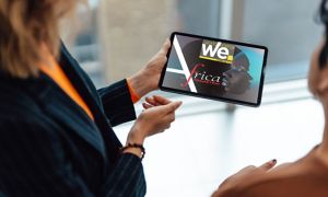 I-pad with We magazine number