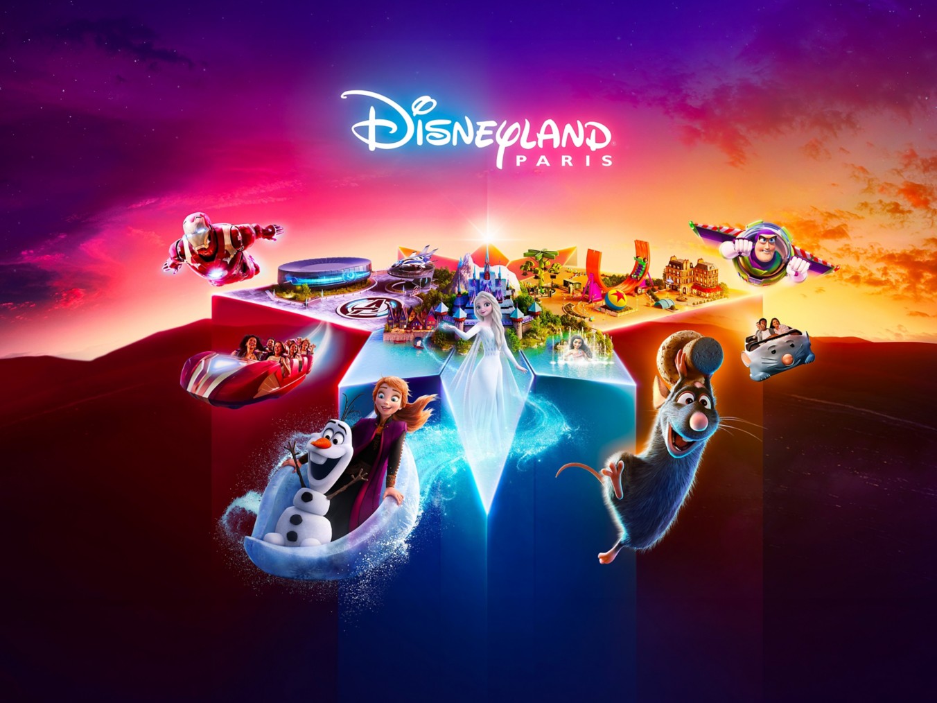Visual Disneyland Paris con attrazioni dei parchi e personaggi Disney, Pixar e Marvel su uno sfondo colorato al tramonto.