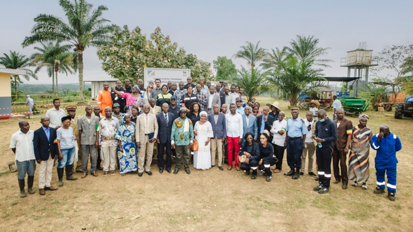 Foto di gruppo della cerimonia di inaugurazione del progetto Hinda, progetto per sostenere gli agricoltori