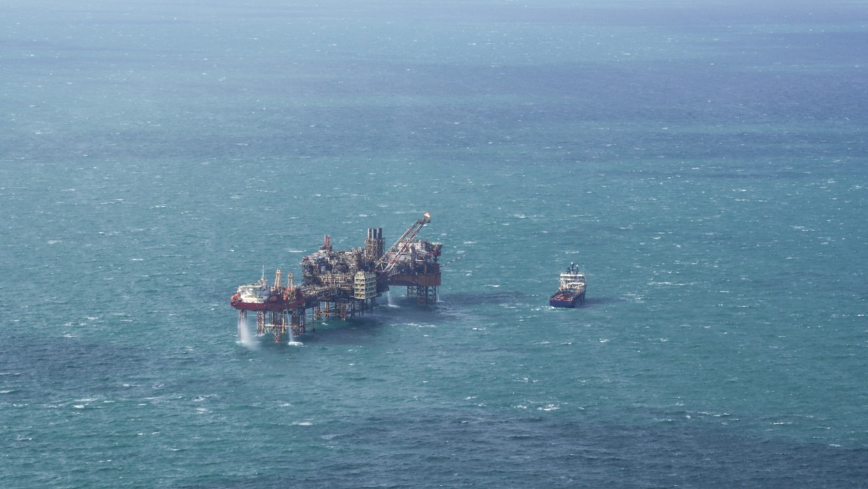 Piattaforma offshore al largo del Regno Unito