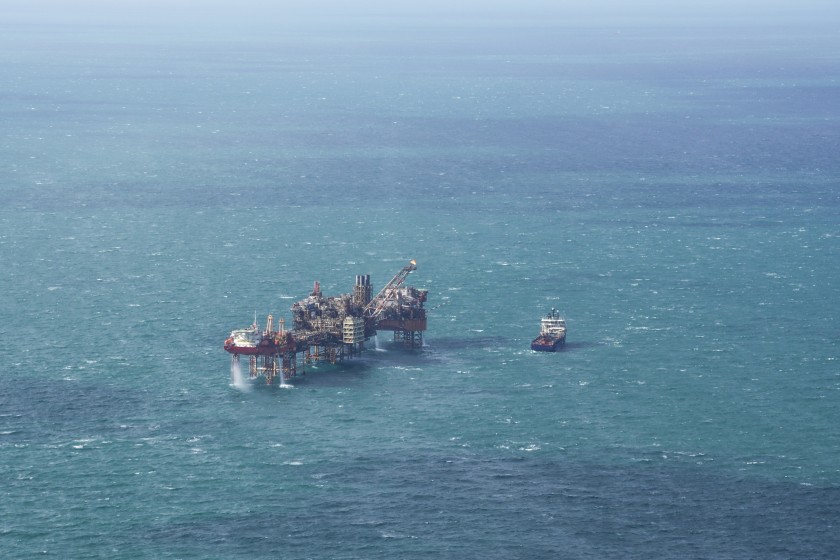 Piattaforma offshore al largo del Regno Unito