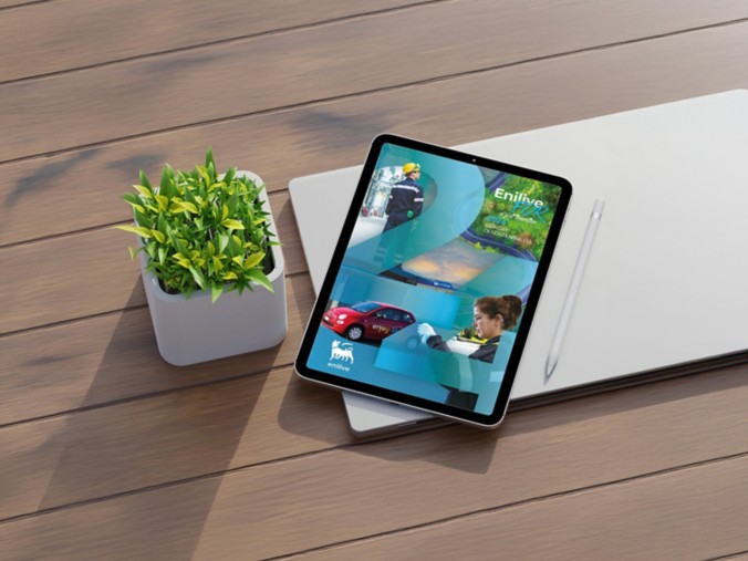 vista da tablet della copertina grafica del report Enilive for