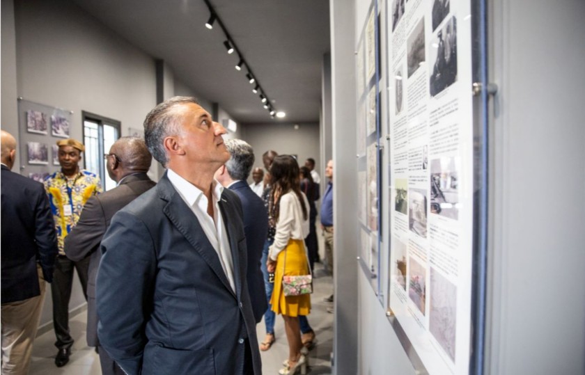 Visita Guido Brusco all’interno del museo africano