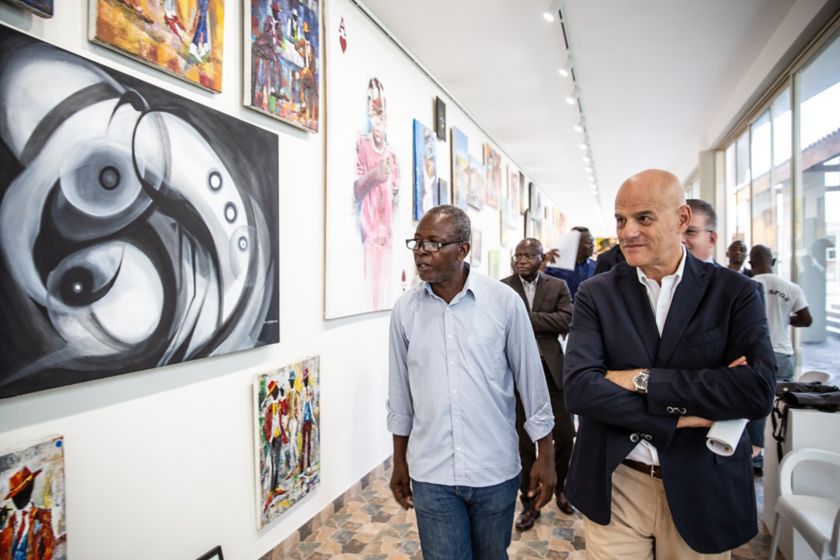 Visita Claudio Descalzi all’interno del museo africano