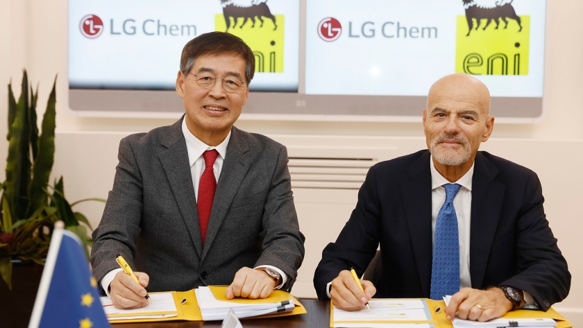 Shin Hak-cheol, Amministratore delegato di LG Chem, e Claudio Descalzi, Amministratore delegato di Eni