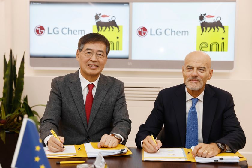 Shin Hak-cheol, Amministratore delegato di LG Chem, e Claudio Descalzi, Amministratore delegato di Eni
