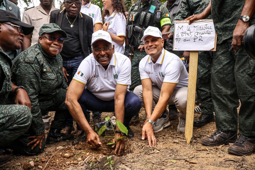 Eni lancia la campagna di piantumazione nella foresta classificata di Massa-Mé, in Costa d’Avorio
