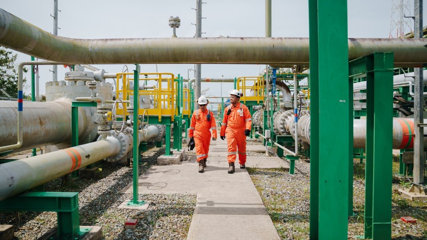 Workers in the gas plant