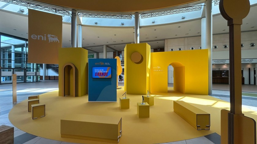 La zona gialla dello stand Eni con la scritta: da energie diverse, un'unica energia