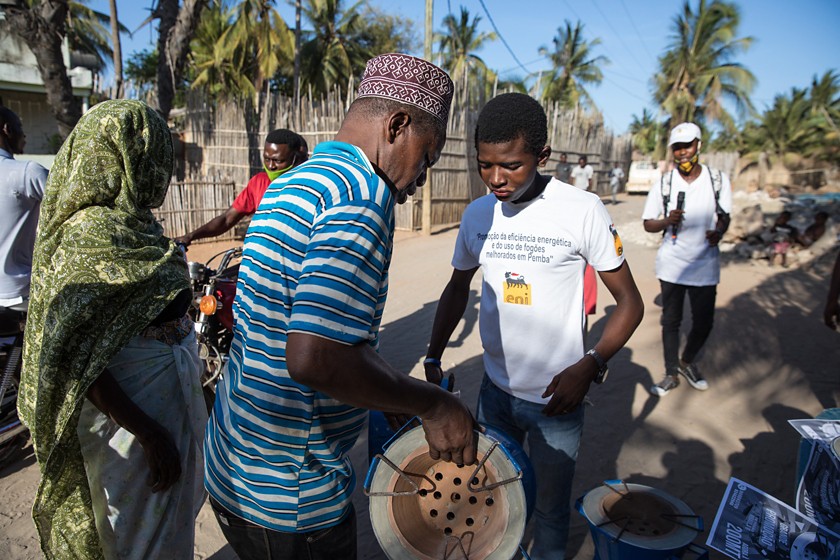 Group photo of the African team in charge of building and distributing the stoves