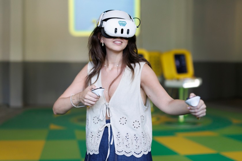A woman using the virtual reality