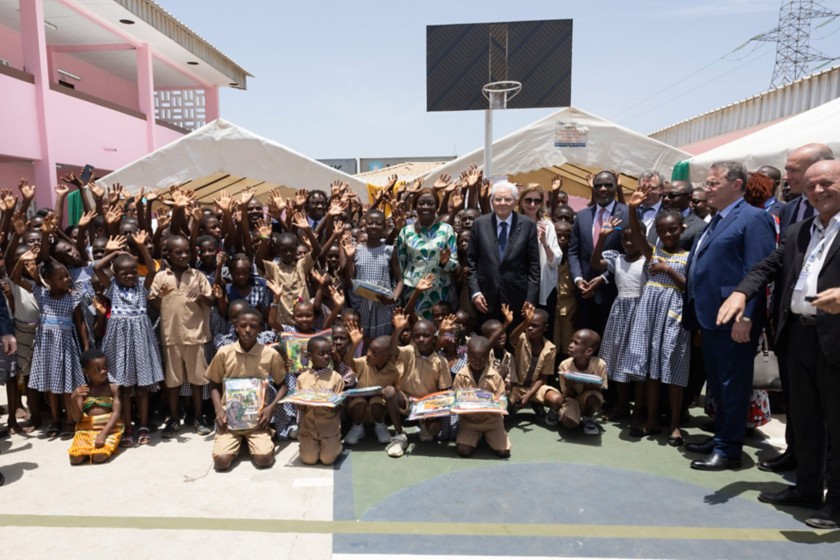Il Presidente della Repubblica Sergio Mattarella e la Sig.ra Laura visitano il Complesso scolastico del Canale di Vridi