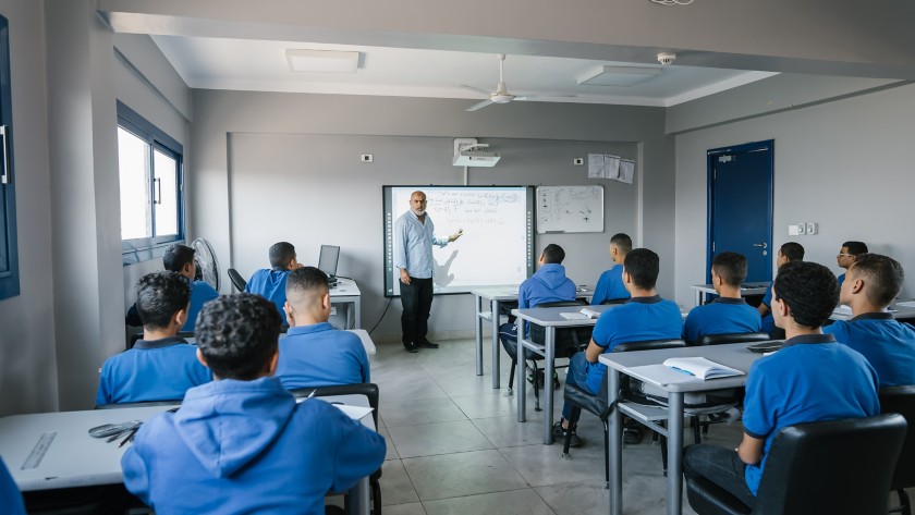 Gruppo di studenti in classe durante la lezione