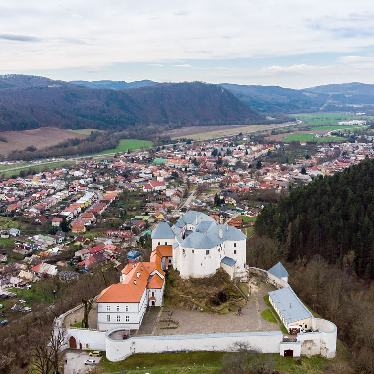 arial view Liptsch castle