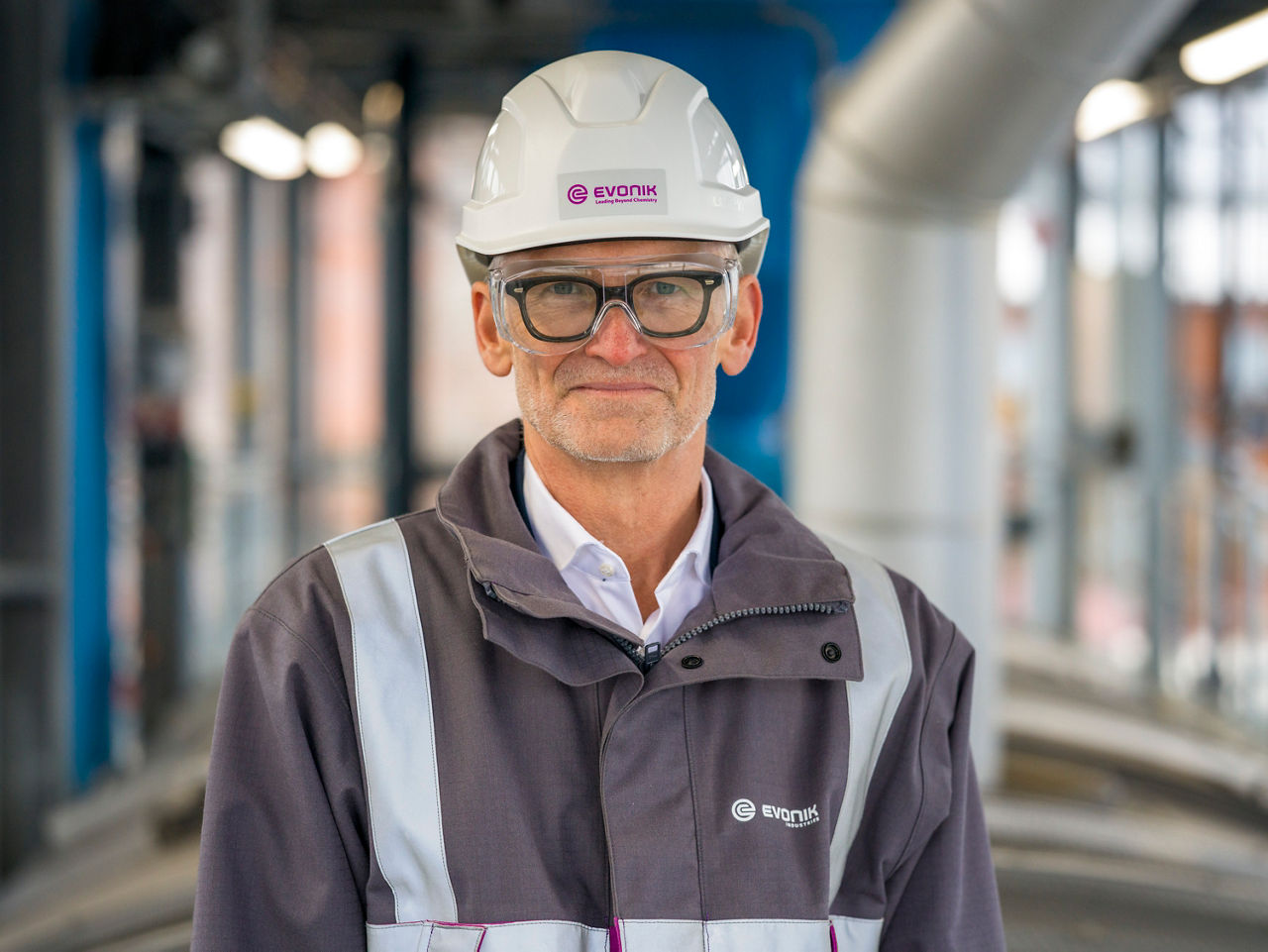 Portrait Ralf Düssel in Sicherheitskleidung