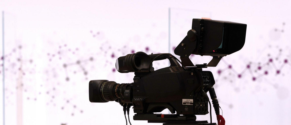 Symbolfoto, Video, Kamera, Übertragung, Liveübertranung, Studio, das Fernsehen   ---   symbolic photo, video, camera, broadcast, streaming, television
-
