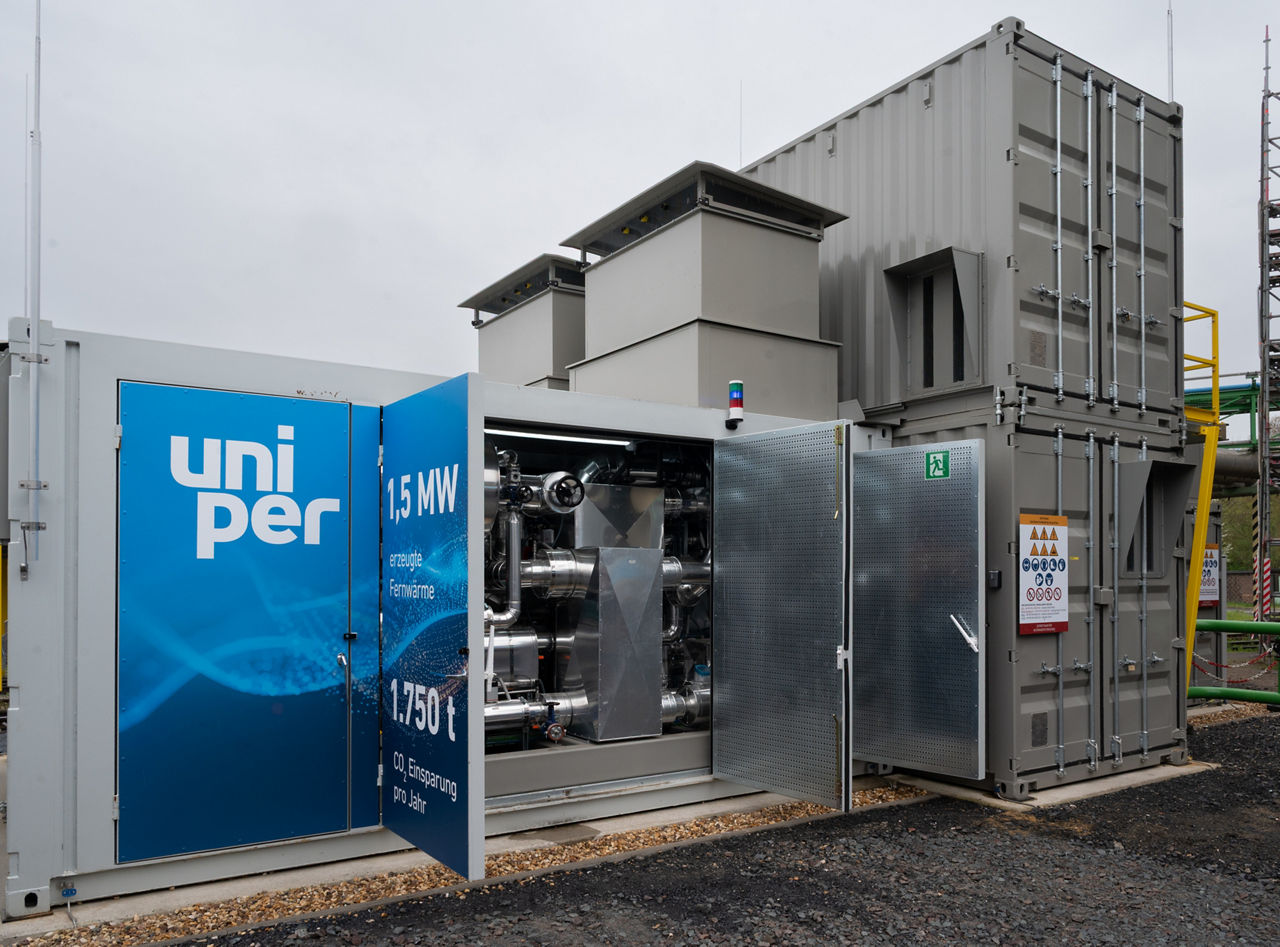 View of the completed heat pump container.