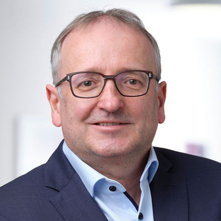 Portraitbild Stefan Pelzer