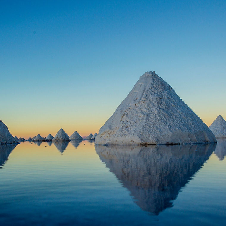 Salzberge auf dem Salar de Uyuni