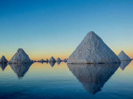 Salzberge auf dem Salar de Uyuni
