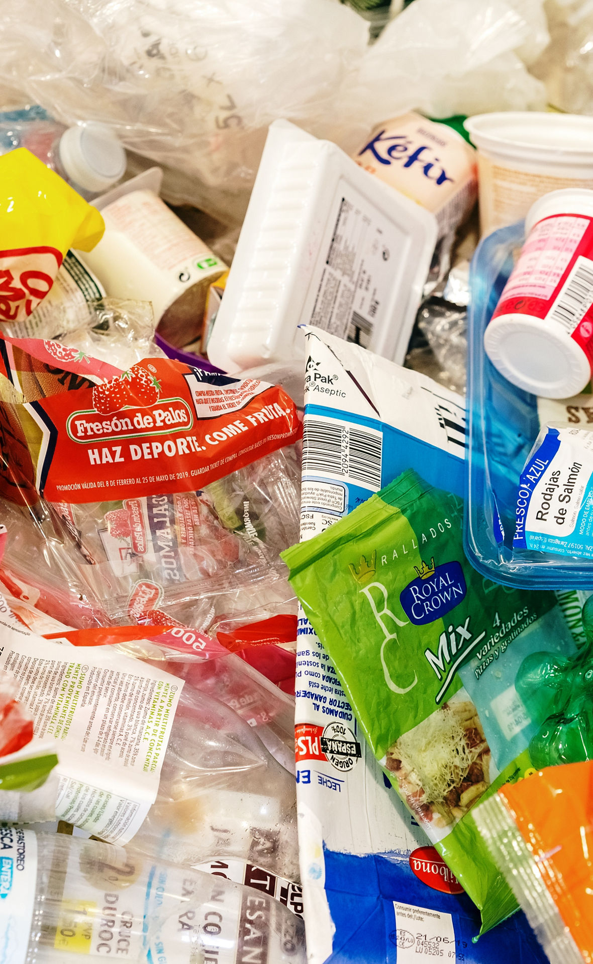 Mixed plastic garbage