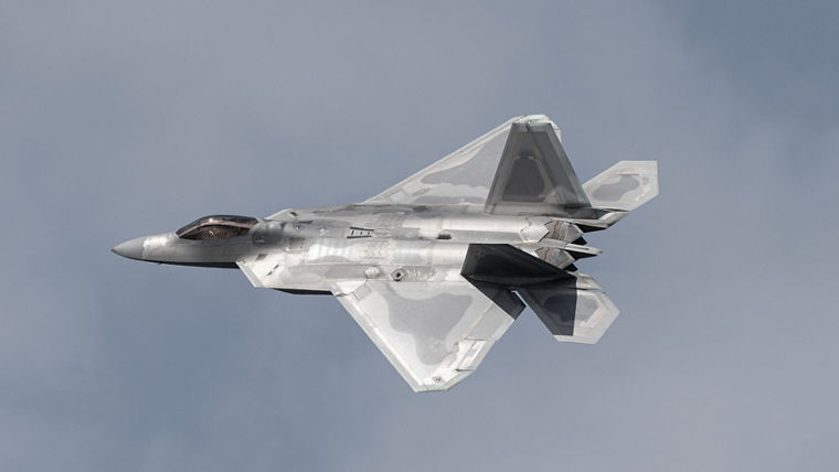 Evonik performance foams support advanced fighter aircraft systems with excellent dielectric properties, low weight and long‑term reliability for defense aviation applications.