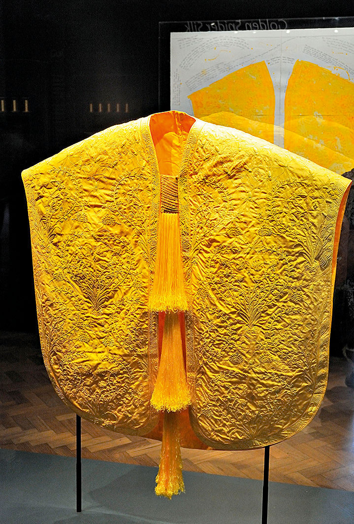 The yellow robe made of spider silk.
