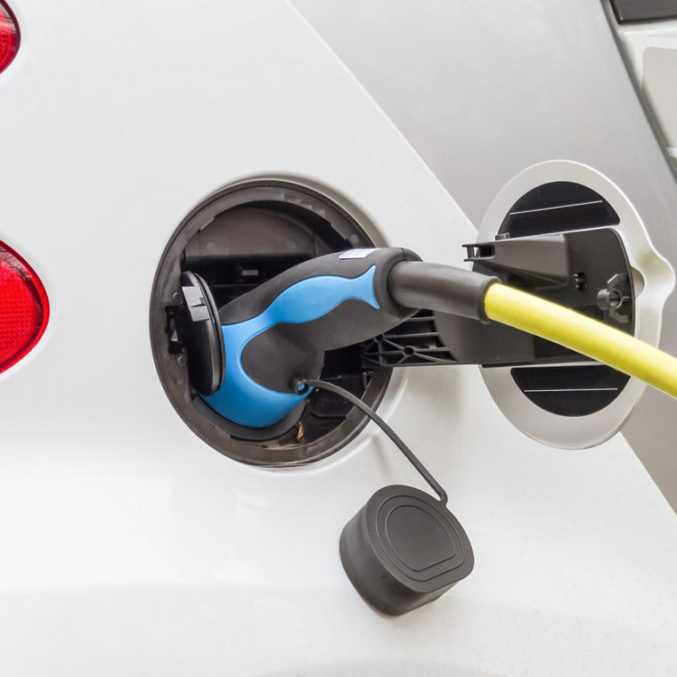 Elektroauto beim Aufladen