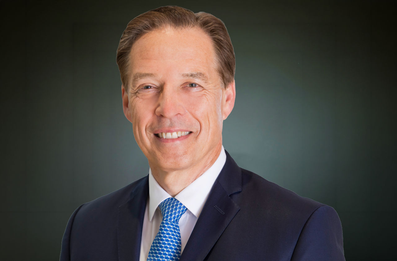 Dr. Claus Rettig is scheduled to join the Executive Board of Evonik Industries on September 1, 2026, and will serve as the Board’s Deputy Chairman.
-----
Dr. Claus Rettig, ab dem 1. September 2026 Mitglied des Vorstandes  von Evonik Industries. Er ist Stellvertretender Vorsitzender des Gremiums.