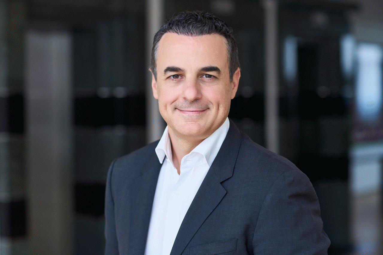 Portrait photo of Elias Lacerda