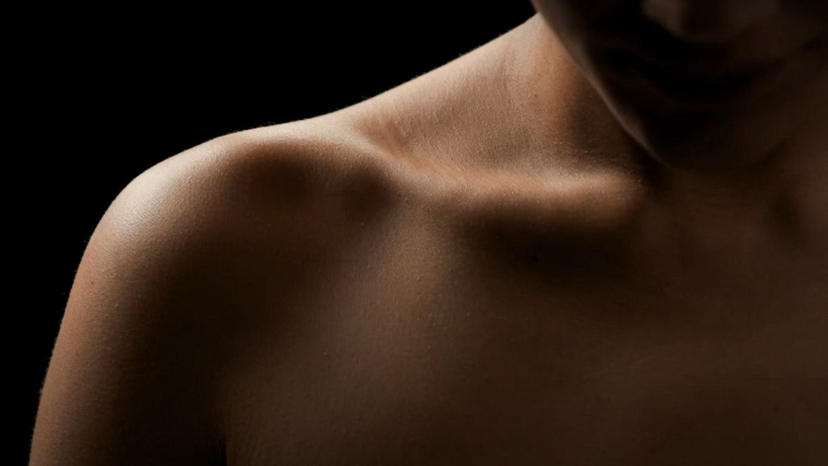 Collarbone and shoulder 