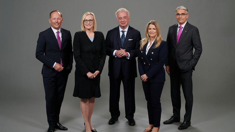 The Executive Board of Evonik Industries AG (from left):

Thomas Wessel, CHRO
Claudine Mollenkopf, COO
Christian Kullmann, CEO
Lauren Kjeldsen, COO
Michael Rauch, CFO