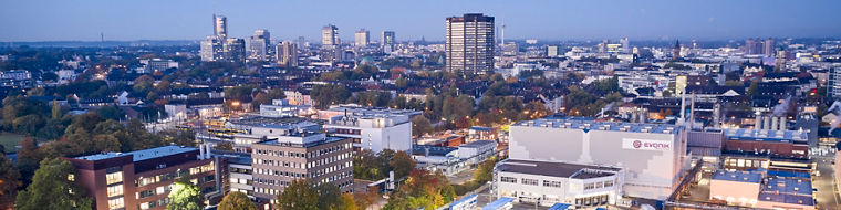 Evonik site Goldschmidtsraße, Essen, Germany. Evonik Campus building in the background.
----
Evonik Standort Goldschmidtsraße, Essen, Deutschland. Evonik Campus Gebäude im Hintergrund.