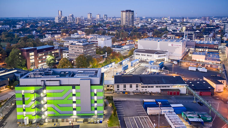 Evonik site Goldschmidtsraße, Essen, Germany. Evonik Campus building in the background.----Evonik Standort Goldschmidtsraße, Essen, Deutschland. Evonik Campus Gebäude im Hintergrund.