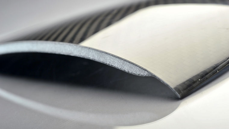 'Composite with ROHACELL# surface Composite mit ROHACELL# Oberfläche  '