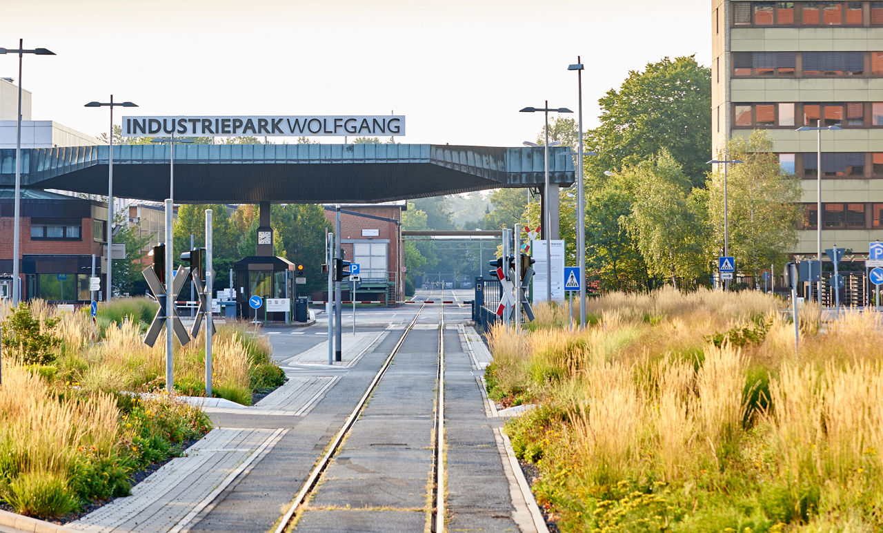 Industriepark Wolfgang Haupteingang
Evonik-Standort im Industriepark Wolfgang in Hanau.
-----
Evonik site at Wolfgang Industrial Park in Hanau.
main entrance