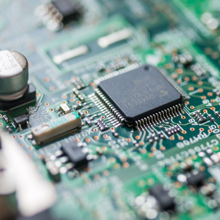 Computerchip auf Platine, Nahaufnahme 