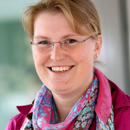 Katharina Karns