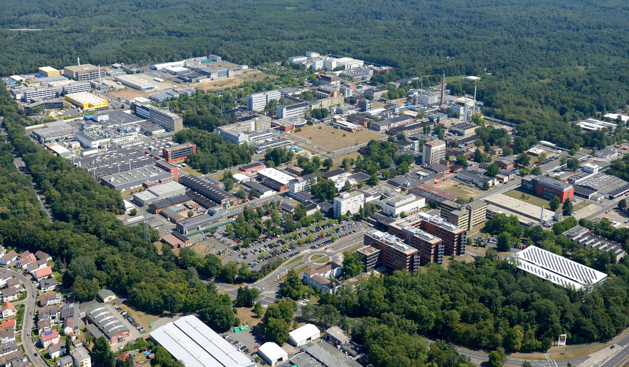 Aerial view of the Evonik site in the Wolfgang Industrial Park in Hanau.